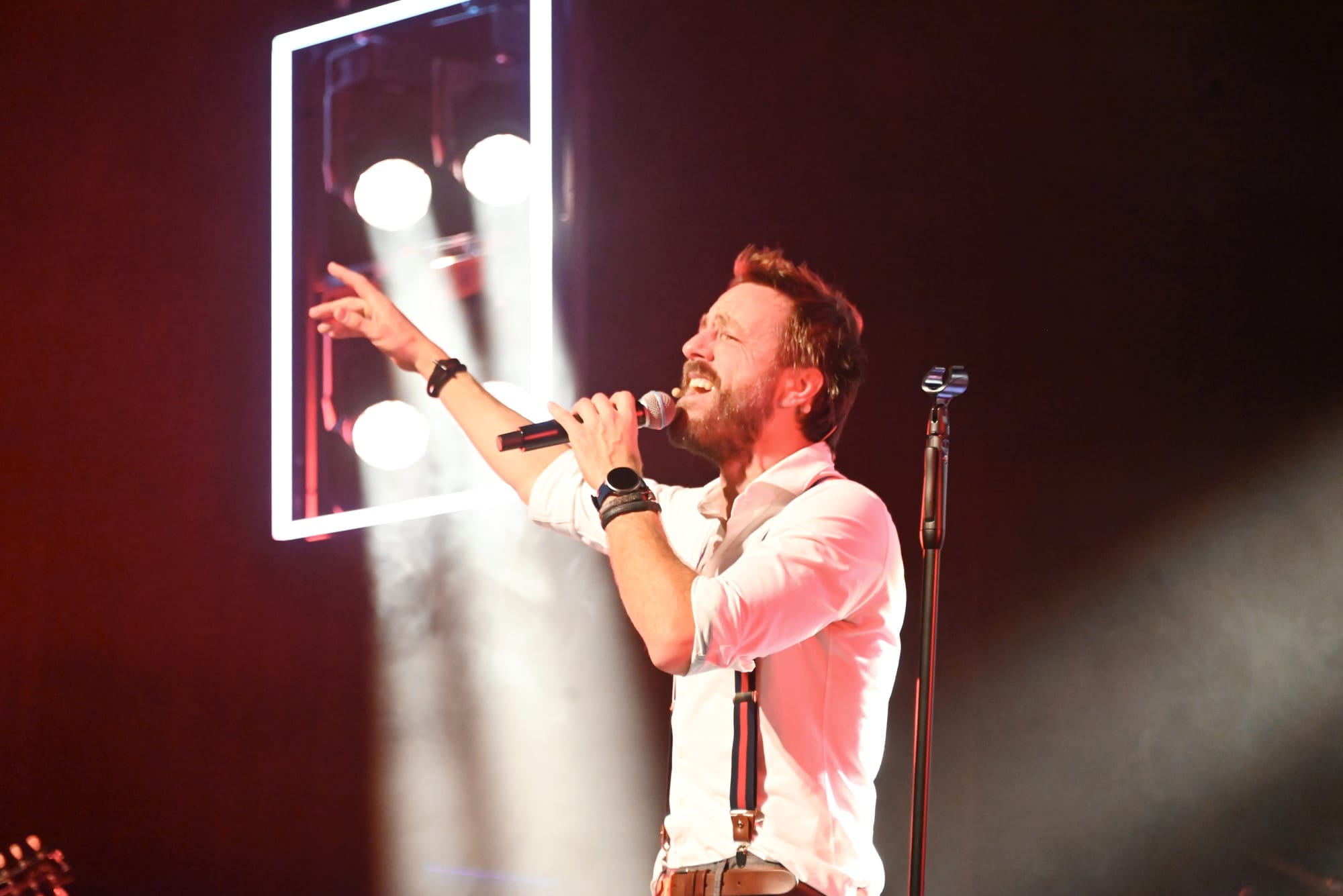 Schitterende show van Guga Baúl