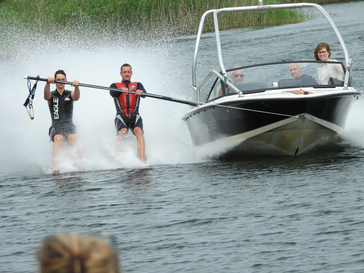 Blootvoetse waterski