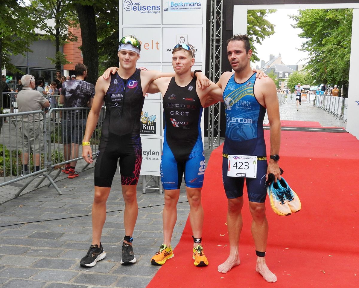 Véél volk voor de Hoeks triatlon