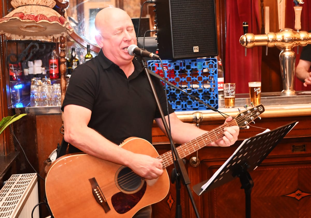Dirk Van Bun begeestert 'De Kroon'