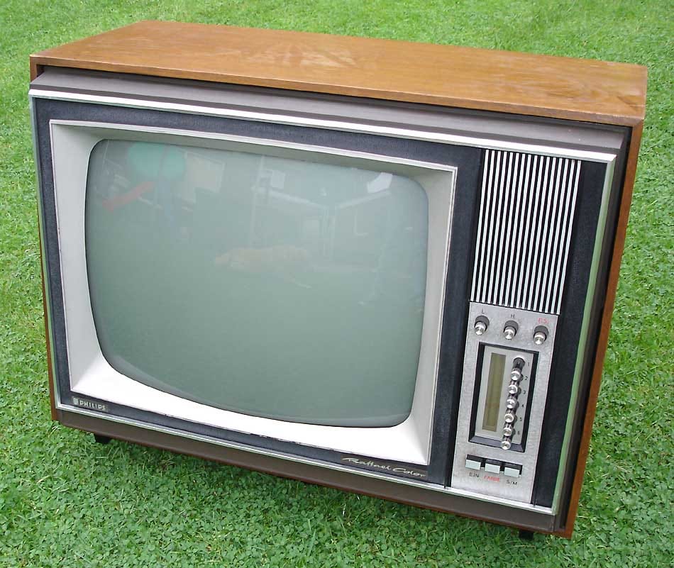 Gezocht: oud TV-toestel 80'er jaren
