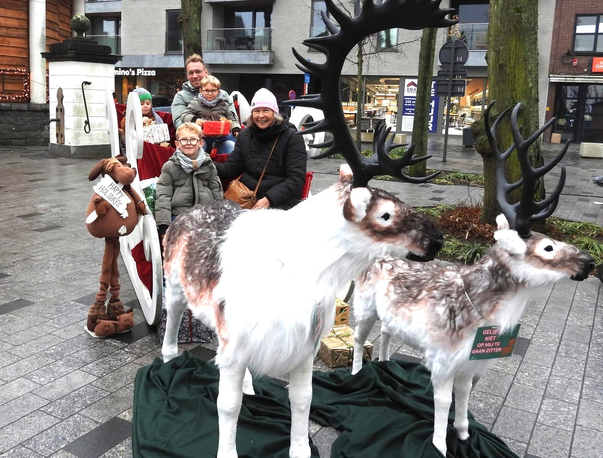 Grote drukte en véél sfeer op Kerstmarkt