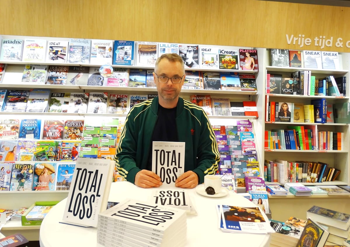 Bart Vermeer signeerde nieuwe dichtbundel