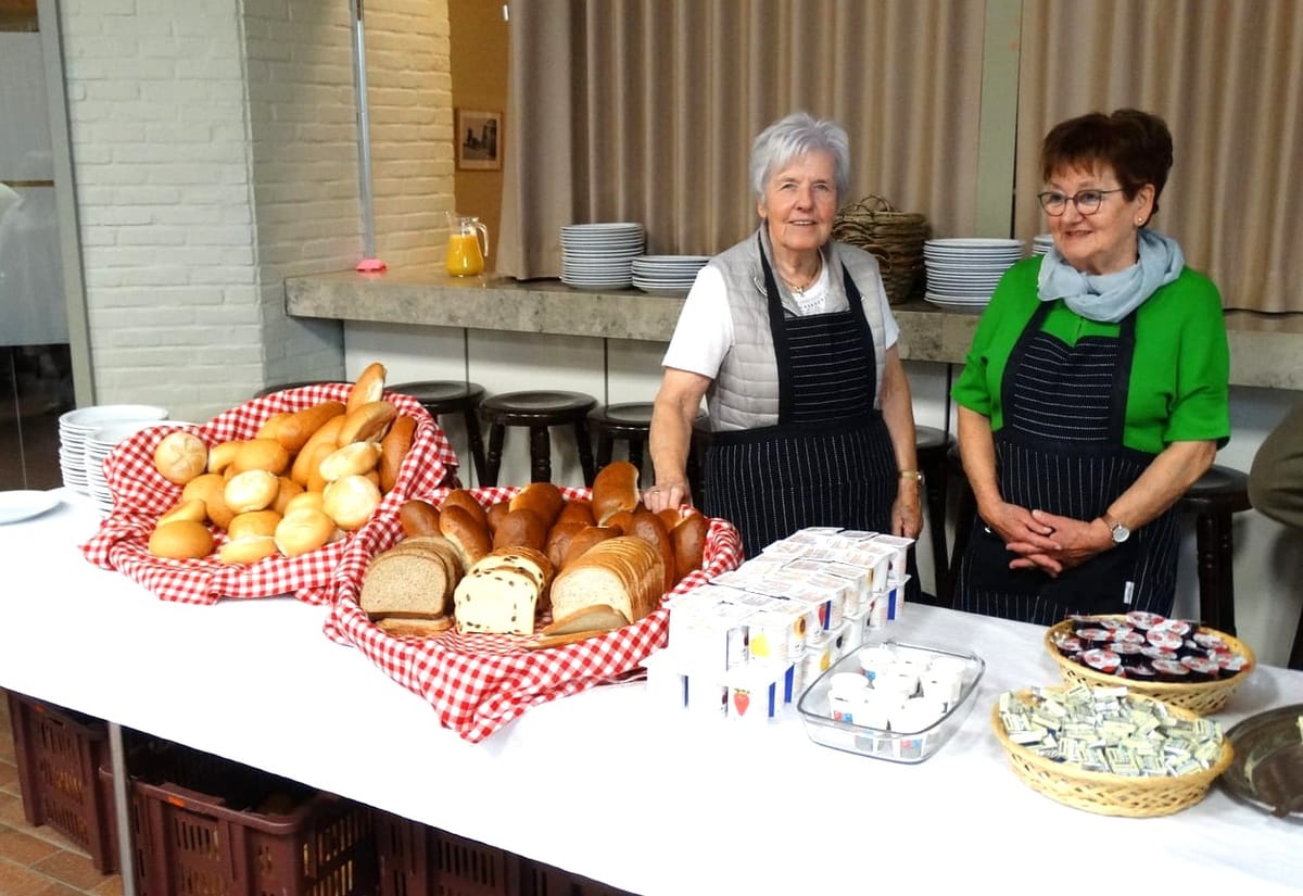 Gesmaakt ontbijt bij OKRA Kolonie