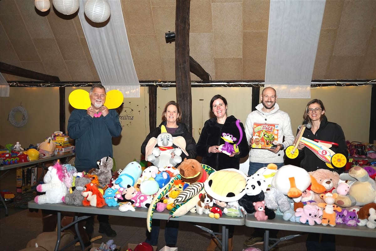 Weer erg veel speelgoed binnengebracht om morgen weer uit te delen