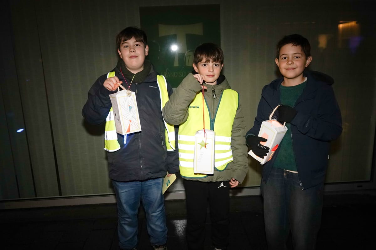 Lichtjesstoet van de vormelingen