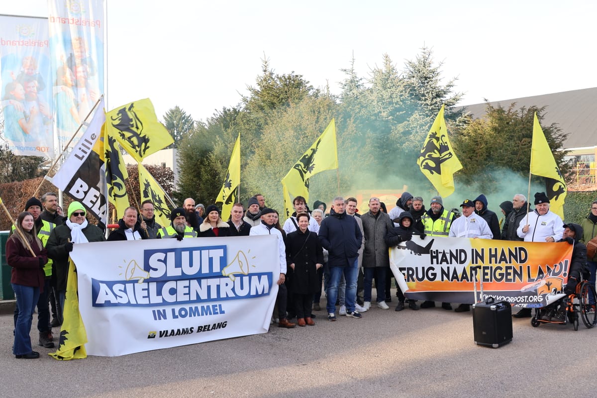 Vlaams Belang actie aan Parelstrand