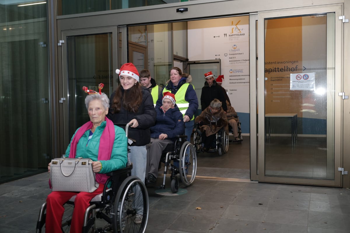 Kerstwandeling bewoners Kapittelhof