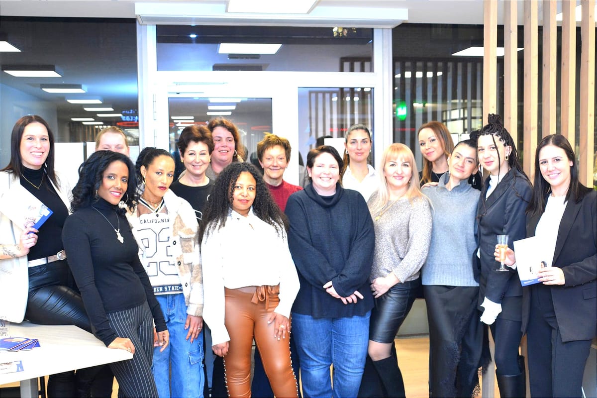 Nieuwjaarsdrink bij Proman Home team Lommel