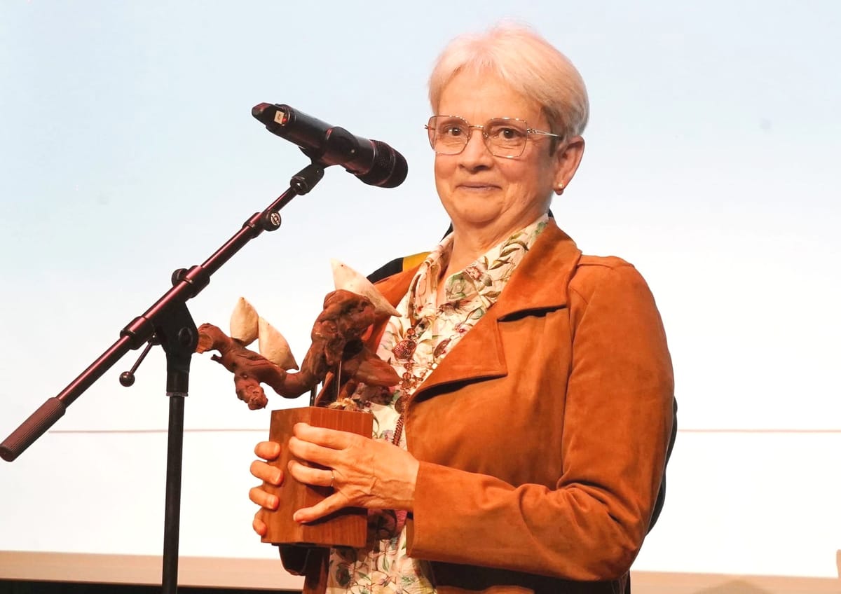 Cultuurprijs aan Christine Antonis uitgereikt