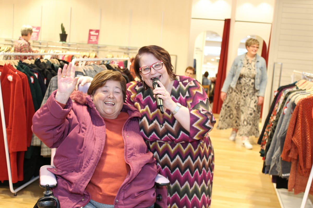 Leuk winkelen met een optreden van Francis erbovenop...