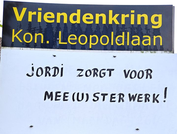 Ook het bord eert Jordi Meeus