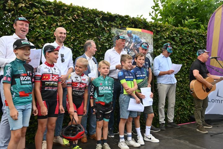 Honderden supporters voor Jordi Meeus