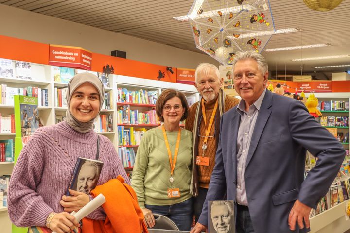 Danny Verstraeten tijdens 'feest van het boek' in Standaard Boekenhandel