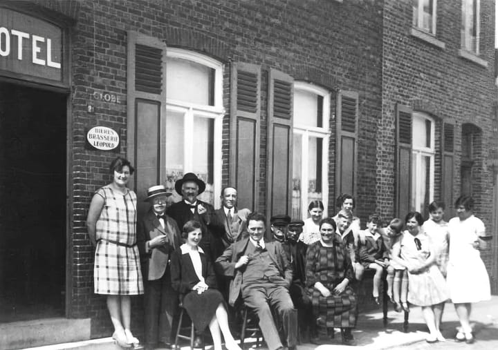 Hotel-café Leopold in de Stationsstraat