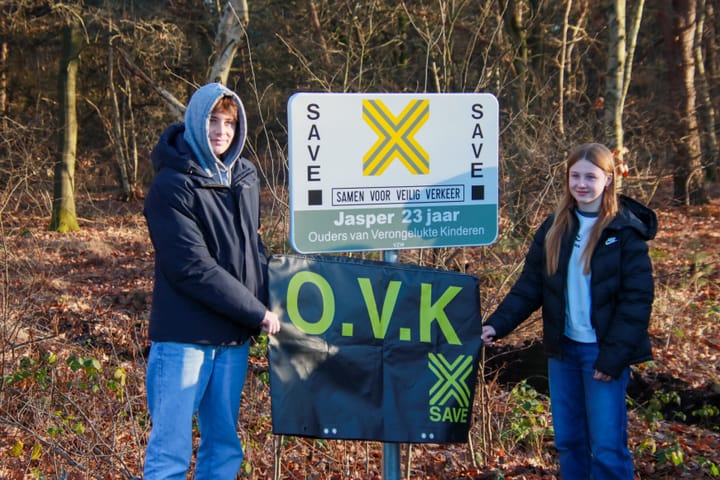Onthulling SAVE-bord voor Jasper Seigers