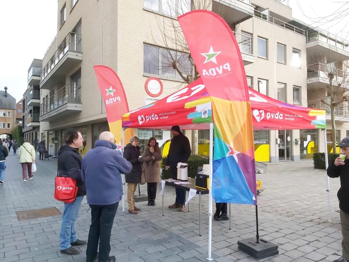 PVDA op wekelijkse markt