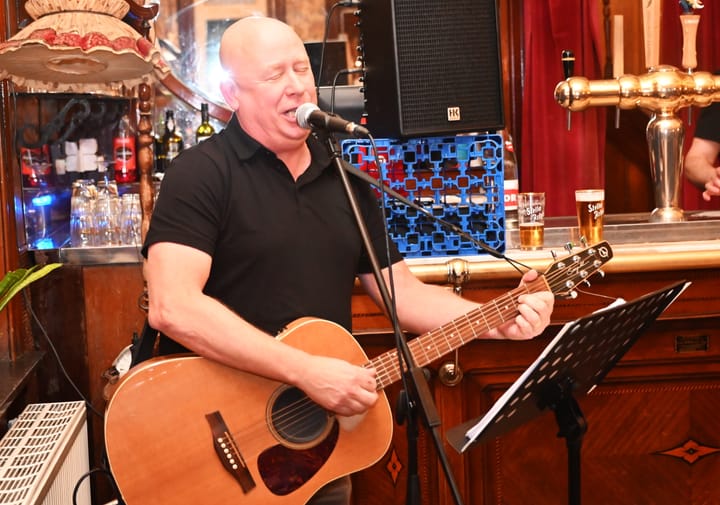 Dirk Van Bun begeestert 'De Kroon'