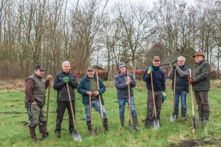 Opkuisen van sloten, greppels en zoeven