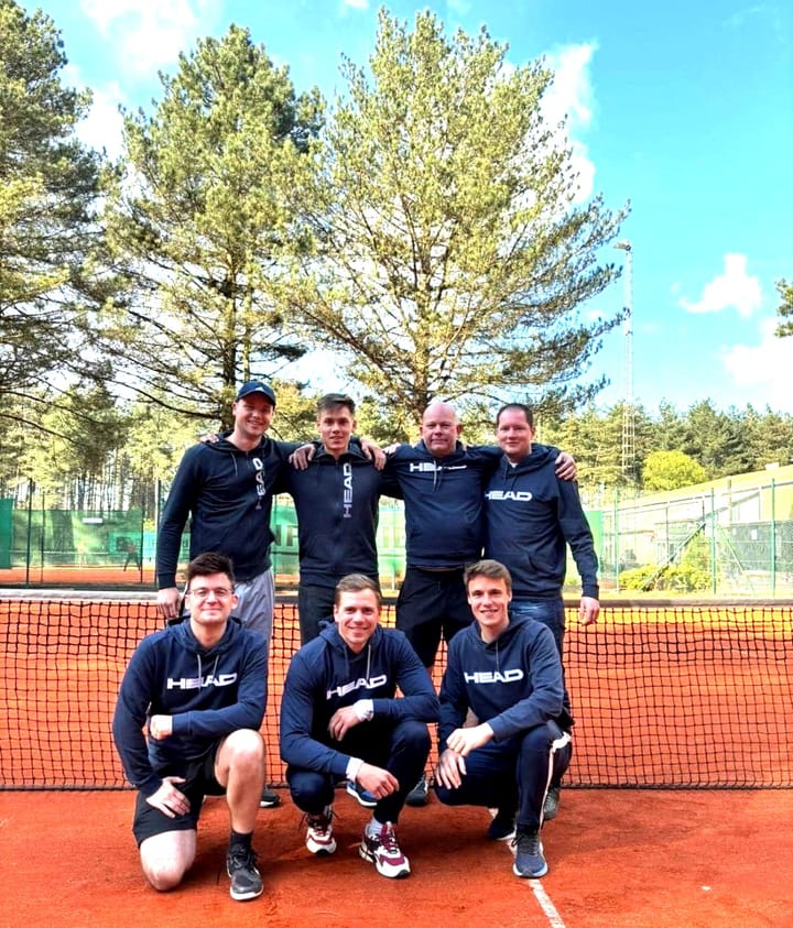 Spelers van de Lommelse T.C. halen overwinning binnen