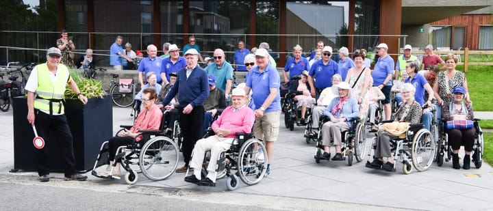 Rolstoelwandeling voor bewoners Hoevezavel.