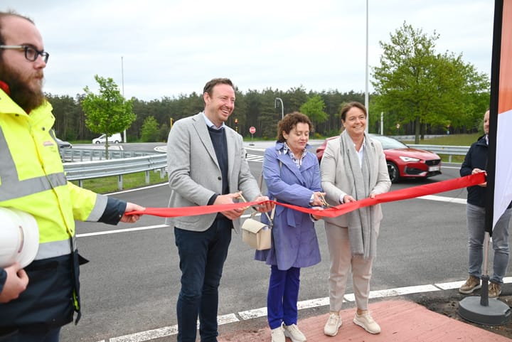 Nieuw kruispunt Kristalpark ingehuldigd