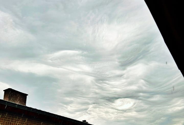 Bijzondere wolken boven onze stad