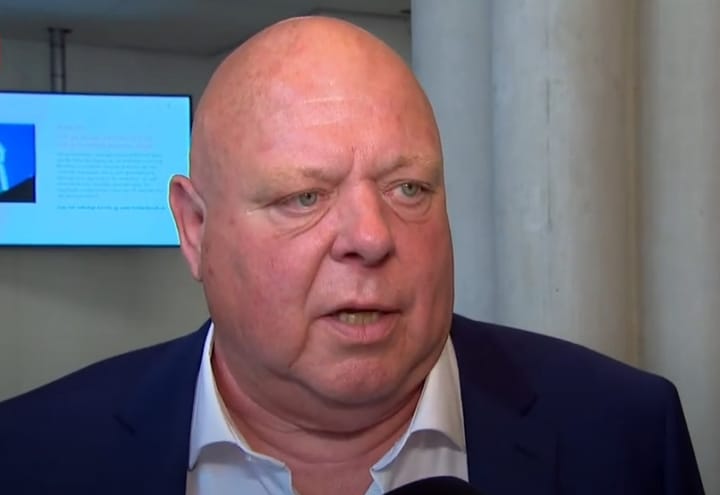 Donkere wolken boven imperium Peter Gillis...