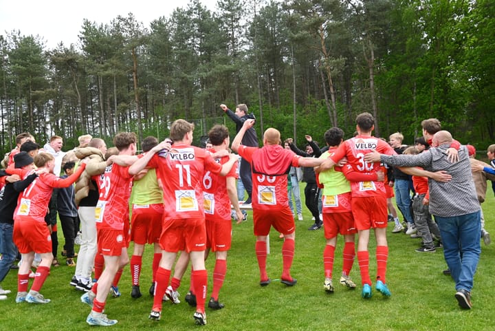Grenstrappers Kolonie promoveren naar derde provinciale!