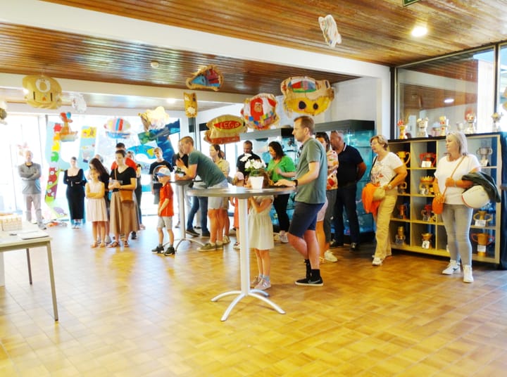 Feestelijke opening voor expo kinderen bij Kunstacademie
