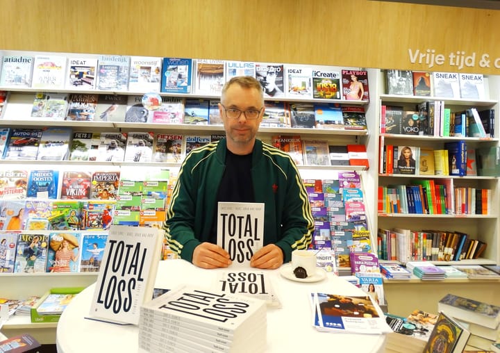Bart Vermeer signeerde nieuwe dichtbundel