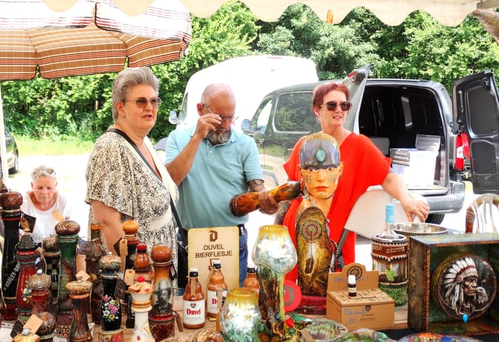 Erg warm bij 'Zomer marktje' aan café Bergske