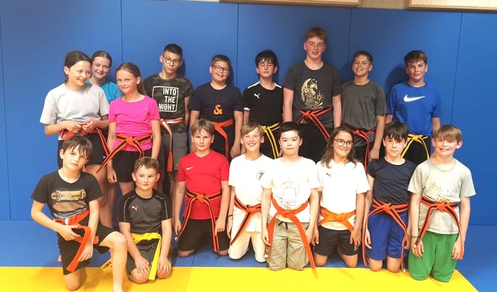 Seizoen ju-jitsu voldaan afgesloten – klaar voor een frisse start in september!