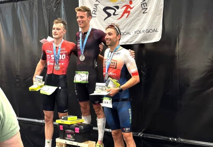 Niels Vanhove wint triatlon op omloop Terlaemen