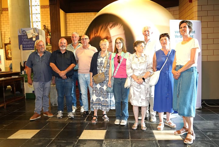 Foto's door acht fotografen met visuele beperking in expo