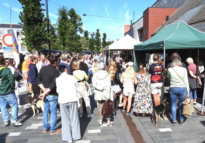 Glasmarkt lokt weer zéér veel volk