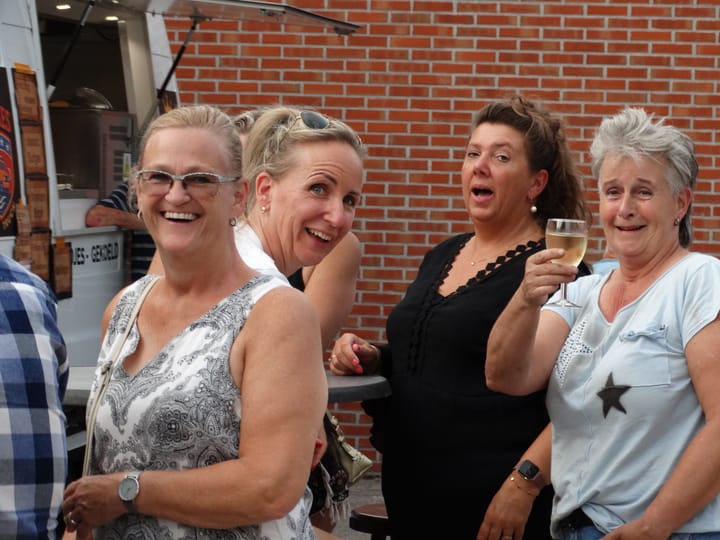 Geslaagd zomercafé 'Kom Af' in Kolonie