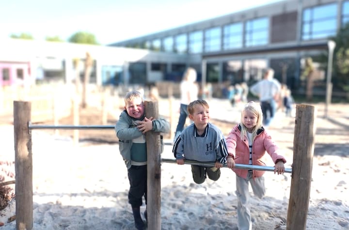 Vernieuwde kleuterspeelplaats bij XCL Eigenwijs ingespeeld