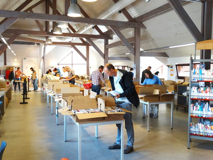 CD, DVD- en Boekenverkoop in nieuw jasje