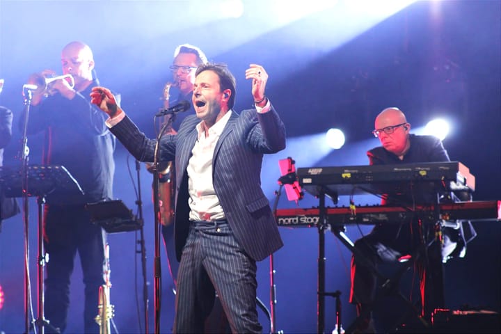 Mama's Jasje was niet 'Zo ver weg' gisterenavond