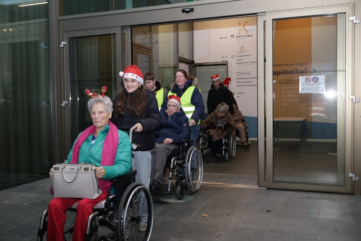Kerstwandeling bewoners Kapittelhof