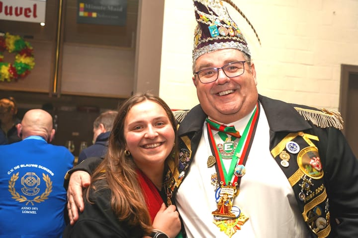 Bomvolle zaal op het Bal van CV De Rakkers