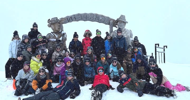 Ondertussen hoog in de bergen… sneeuwpret verzekerd ⛷️☃️
