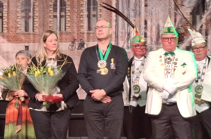 Animolly bekroond met Het Guiwe Kwaartsje in Bree 🎭🥳