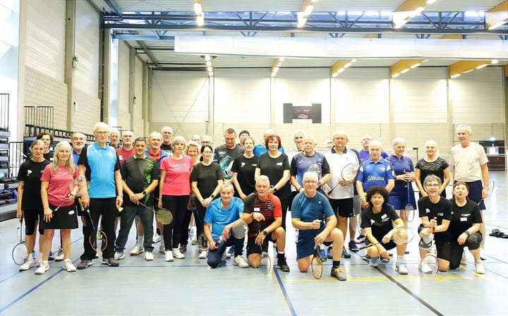 Gezellig, recreatief badmintonnen