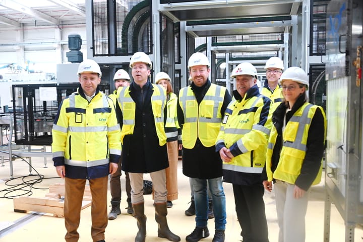 Vlaams minister Jo Brouns bezoekt werf Ciner Glass
