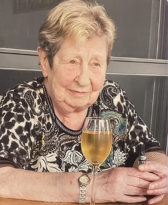 Anna van de Valk overleden